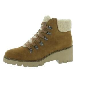 Women's Blondo Women's Devin waterproof Camel Hiking Boots - Sz 9